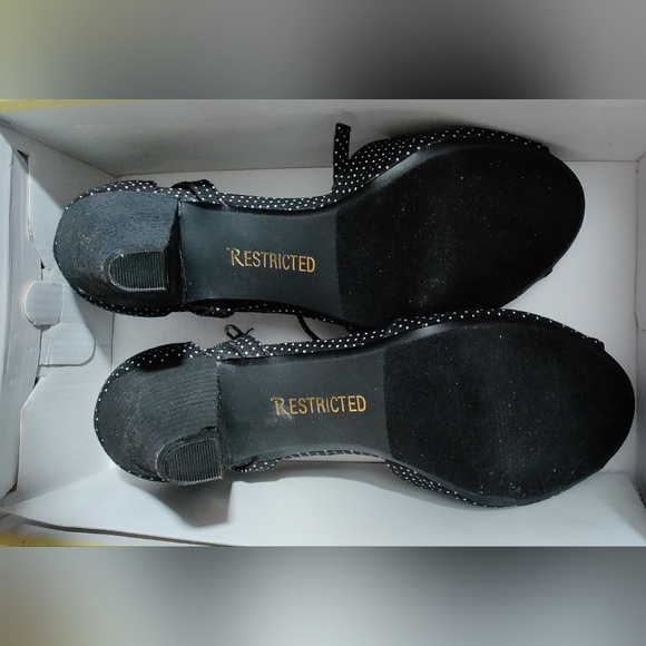 (New)Restricted - DANCING DOTS Peep Toe Polka Dot Heel Sandal (New) - Picture 11 of 11